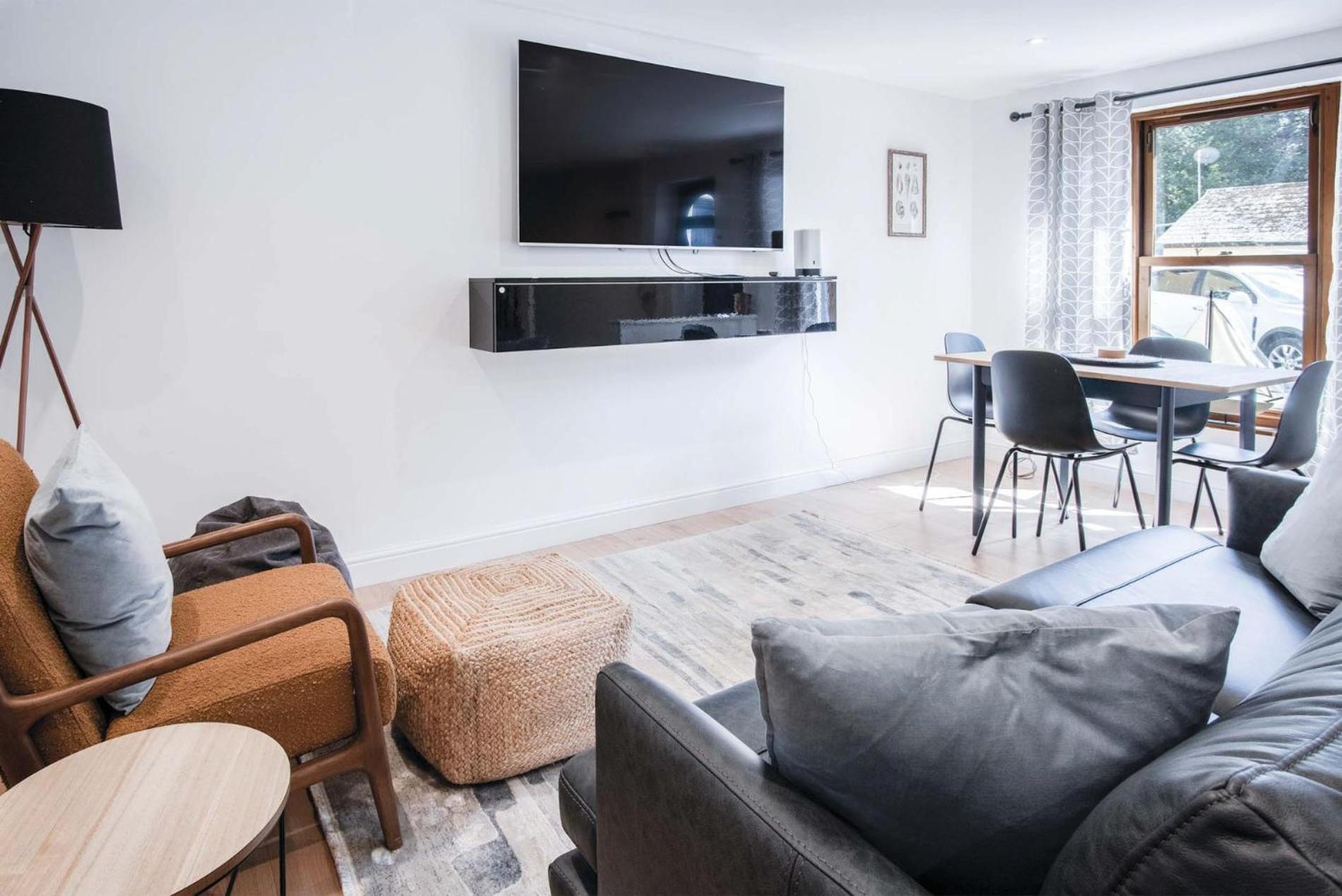 The - 2 Bedroom - Holiday home